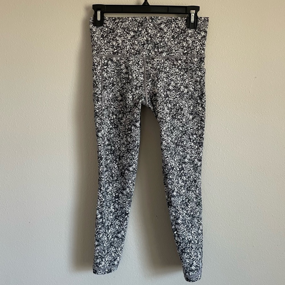 Athleta leggings- salutation stash pocket II -  size small